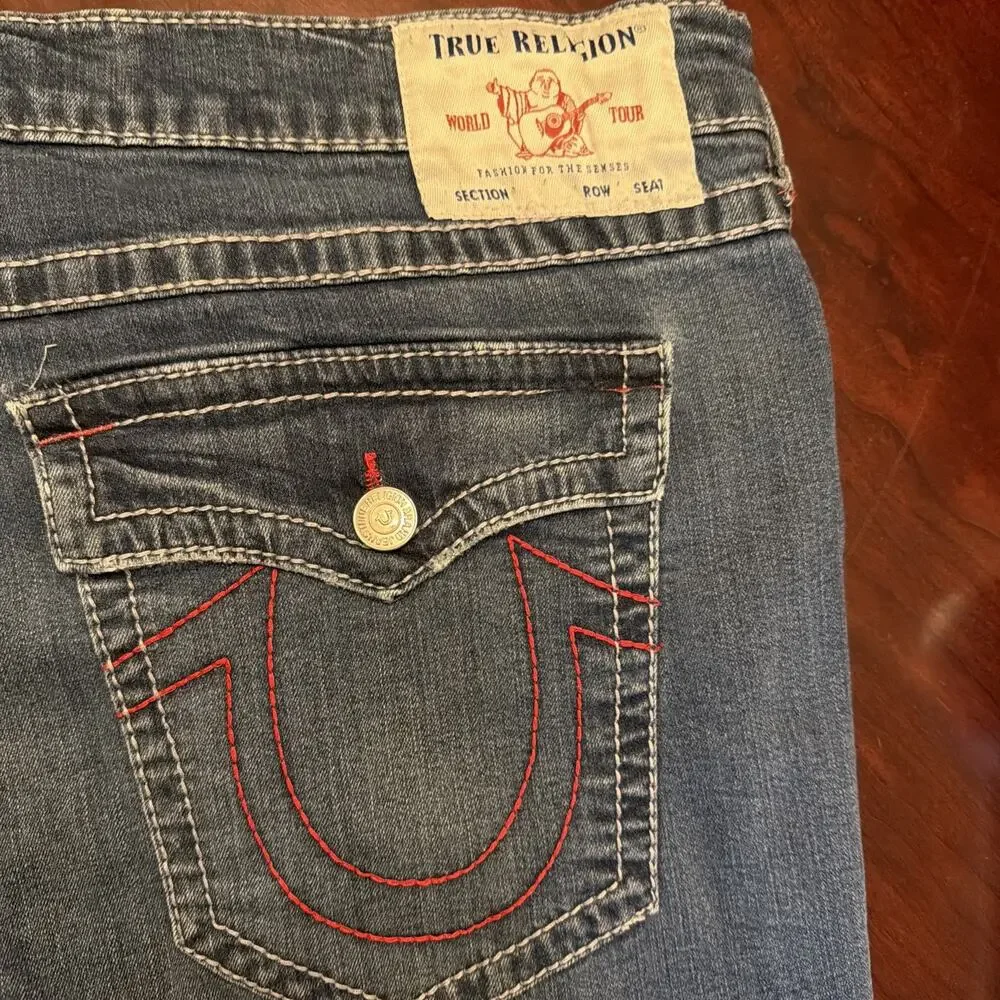 True Religion Ricky Mens Relaxed Straight Leg Blue Jeans Sz 42x33 Red Stitching